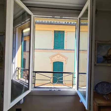Finestra Su Appartamento Rapallo